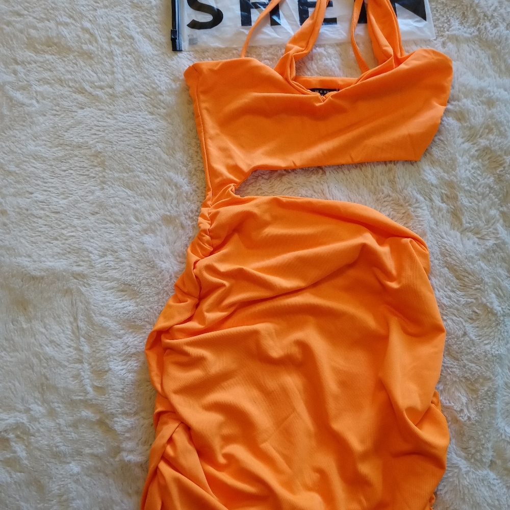 SHEIN BACKLESS RUCHED CUT OUT - Picture 9 of 11